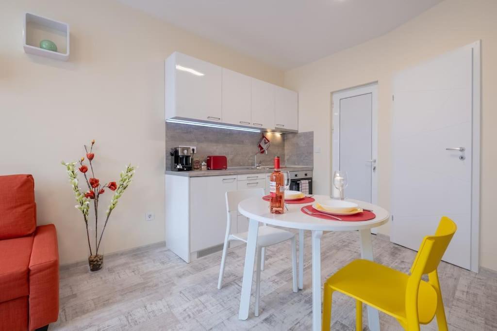 Bright & Chic Parkside Apartment Sofia Esterno foto